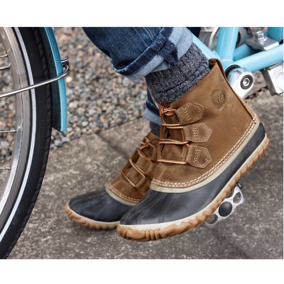 Sorel Out N about Leather Snow Boot Sz 7 - Picture 1 of 10